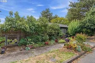 1803 E 6th St, Vancouver, WA 98661 - Photo 2