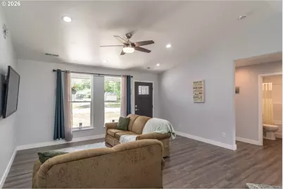 1927 W Duke Rd, Sutherlin, OR 97479 - Photo 12