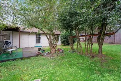 1702 Augusta St, Eugene, OR 97403 - Photo 22