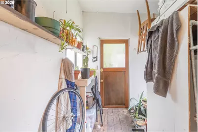 1702 Augusta St, Eugene, OR 97403 - Photo 14