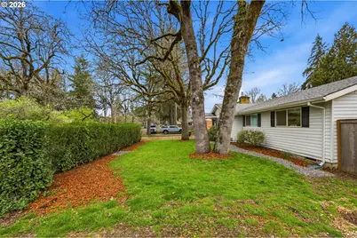 14074 SE Laurie Ave, Milwaukie, OR 97267 - Photo 4