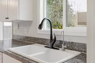 14074 SE Laurie Ave, Milwaukie, OR 97267 - Photo 16