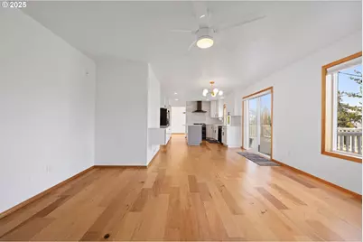 375 McClure Ave, Astoria, OR 97103 - Photo 28