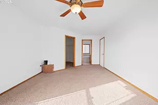 375 McClure Ave, Astoria, OR 97103 - Photo 42