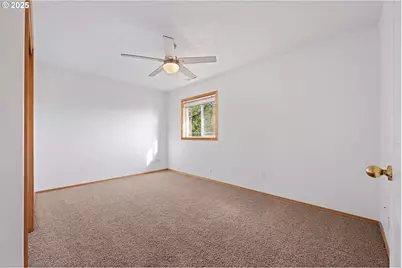 375 McClure Ave, Astoria, OR 97103 - Photo 34