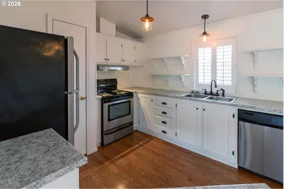 221 NW Bree Dr, Winston, OR 97496 - Photo 6