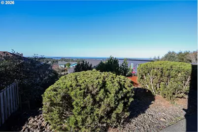 752 Denise Pl, Coos Bay, OR 97420 - Photo 42