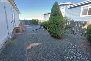 752 Denise Pl, Coos Bay, OR 97420 - Photo 38
