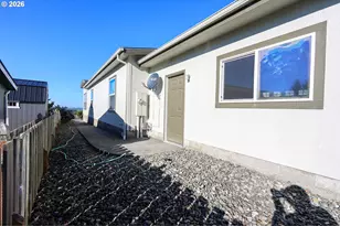 752 Denise Pl, Coos Bay, OR 97420 - Photo 36