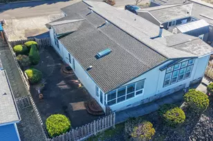 752 Denise Pl, Coos Bay, OR 97420 - Photo 2