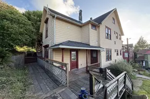 152 Washington St, Astoria, OR 97103 - Photo 12