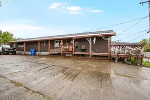 90 SE Darrell Ave, Winston, OR 97496 - Photo 14