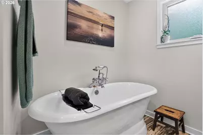 8326 SW 57th Ave, Portland, OR 97219 - Photo 10