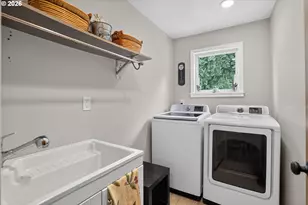 8326 SW 57th Ave, Portland, OR 97219 - Photo 22