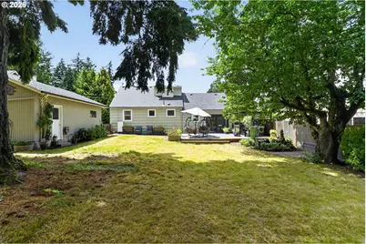 8326 SW 57th Ave, Portland, OR 97219 - Photo 20