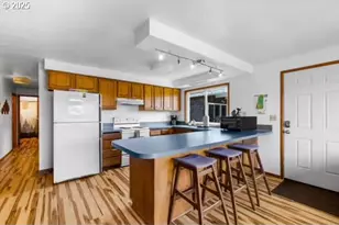 18320 N Hwy 101, Rockaway Beach, OR 97136 - Photo 26