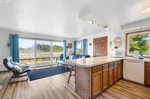 18320 N Hwy 101, Rockaway Beach, OR 97136 - Photo 18