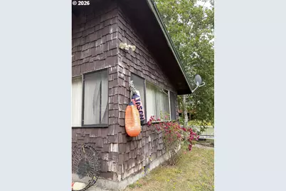 1888 S Windy Bend Dr, Lincoln City, OR 97367 - Photo 6