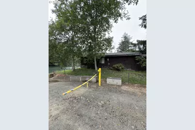 1888 S Windy Bend Dr, Lincoln City, OR 97367 - Photo 2