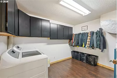 1101 E 15th St, Coquille, OR 97423 - Photo 32