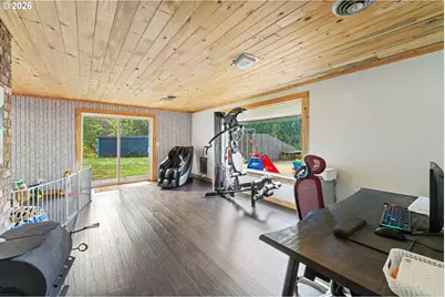 1101 E 15th St, Coquille, OR 97423 - Photo 28