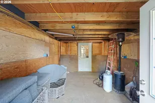 1101 E 15th St, Coquille, OR 97423 - Photo 40