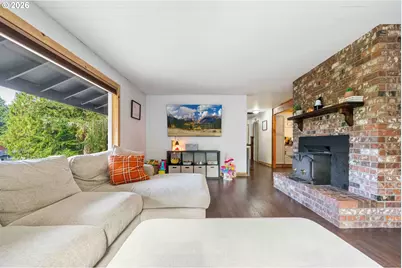 1101 E 15th St, Coquille, OR 97423 - Photo 16