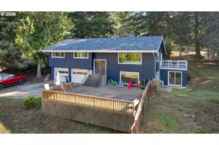 1101 E 15th St, Coquille, OR 97423 - Photo 1