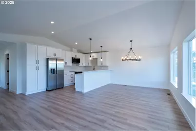 120 Crescent St, Tillamook, OR 97141 - Photo 14