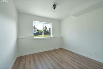 120 Crescent St, Tillamook, OR 97141 - Photo 32