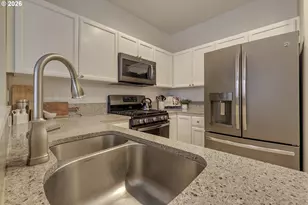 913 SE Handel Pl, Hillsboro, OR 97123 - Photo 6