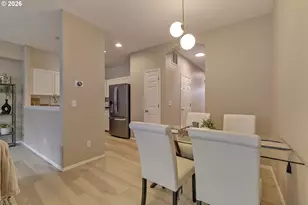 913 SE Handel Pl, Hillsboro, OR 97123 - Photo 4