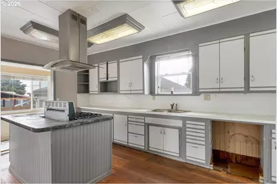 49 S Main St, Lebanon, OR 97355 - Photo 12