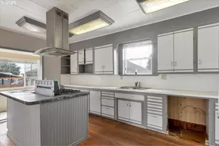 49 S Main St, Lebanon, OR 97355 - Photo 12