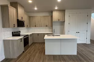 16081 Barlow Trl Ln, Oregon City, OR 97045 - Photo 2