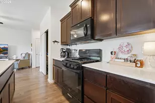 2097 NW Woodland Dr, McMinnville, OR 97128 - Photo 14