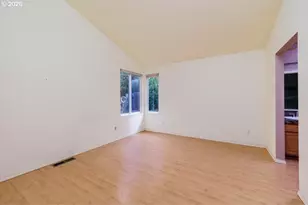 10619 SW Windsor Pl, Portland, OR 97223 - Photo 18