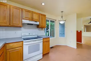 10619 SW Windsor Pl, Portland, OR 97223 - Photo 16