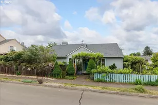 10619 SW Windsor Pl, Portland, OR 97223 - Photo 2
