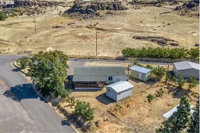 206 Columbia Ave, Murdock, WA 98635 - Photo 1