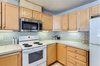 1845 NE 101st Ave #201, Hillsboro, OR 97006 - Photo 10