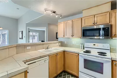 1845 NE 101st Ave #201, Hillsboro, OR 97006 - Photo 12