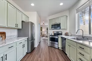 18186 SW Strathmoor St, Beaverton, OR 97007 - Photo 10