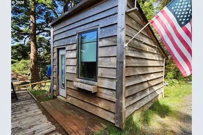 307 12th St, Port Orford, OR 97465 - Photo 18