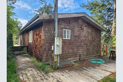 307 12th St, Port Orford, OR 97465 - Photo 20