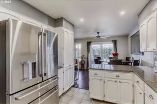 2401 SW 11 Mile Dr, Gresham, OR 97080 - Photo 18