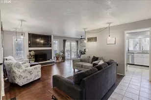 2401 SW 11 Mile Dr, Gresham, OR 97080 - Photo 8