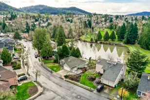 2401 SW 11 Mile Dr, Gresham, OR 97080 - Photo 2