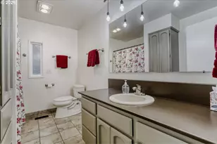 2401 SW 11 Mile Dr, Gresham, OR 97080 - Photo 26