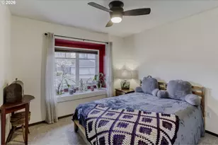 2401 SW 11 Mile Dr, Gresham, OR 97080 - Photo 28